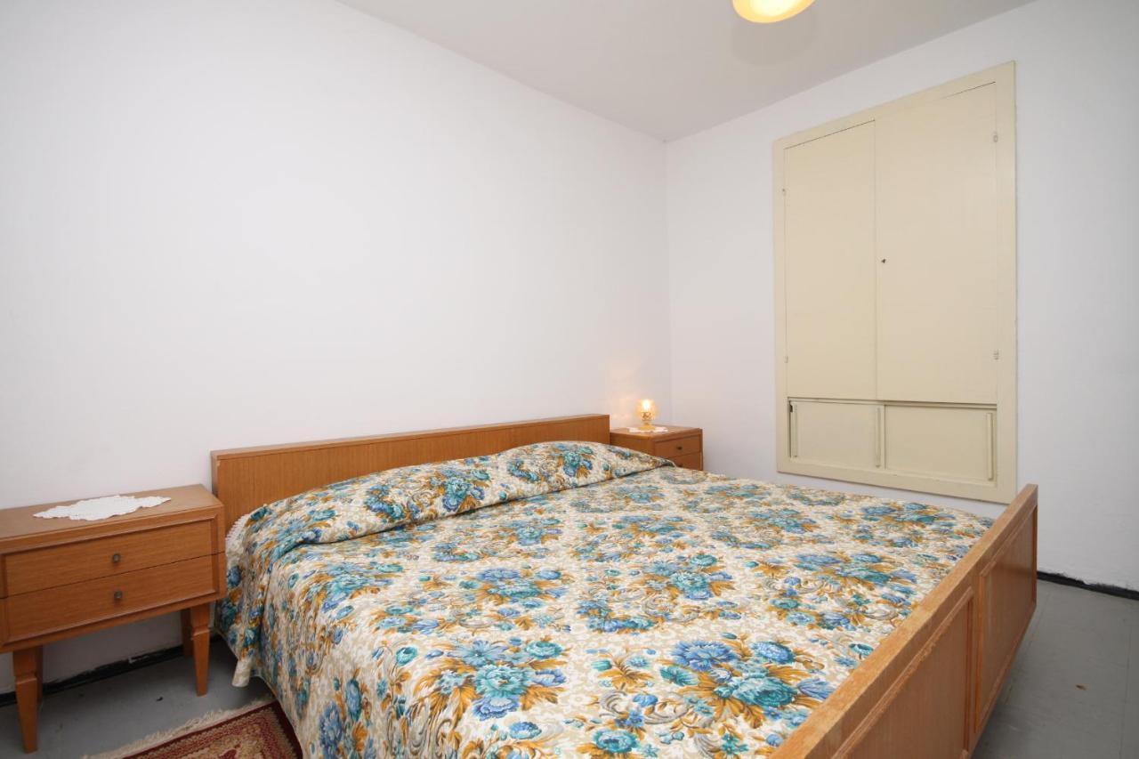 Apartment Zavala 8774B Jelsa  Buitenkant foto